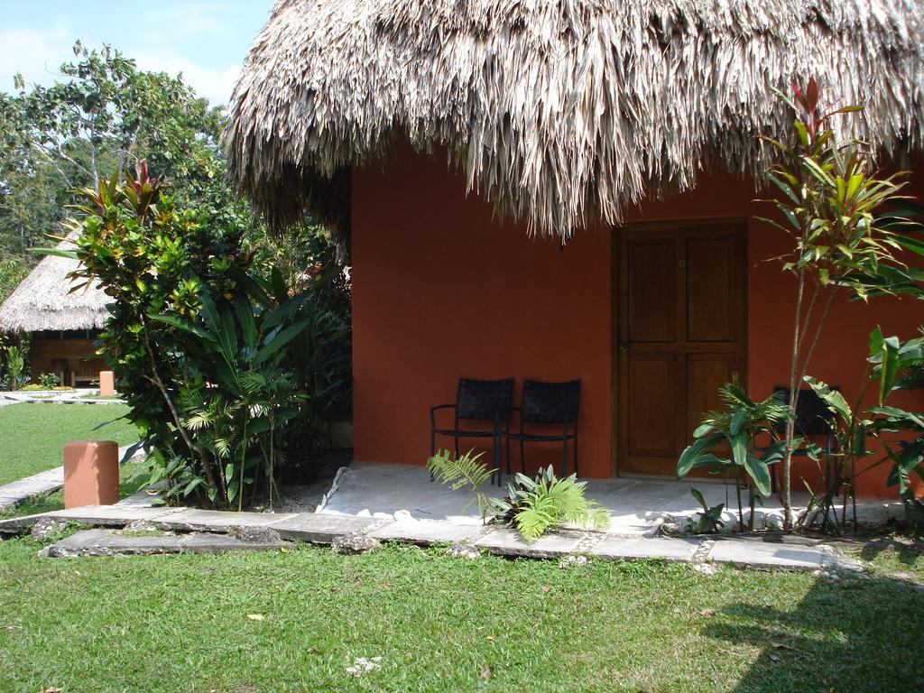 Hotel Jaguar Inn Tikal Chambre photo