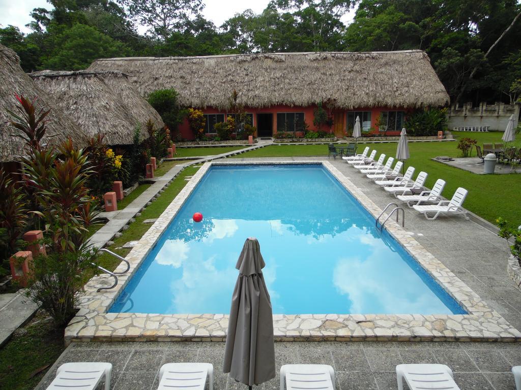 Hotel Jaguar Inn Tikal Extérieur photo