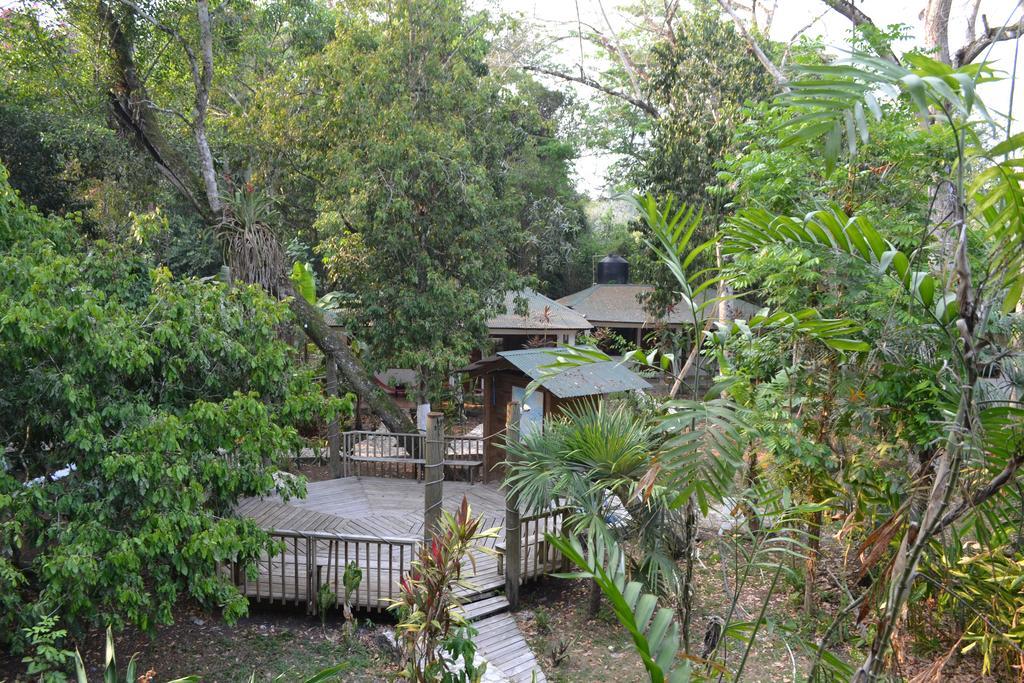 Hotel Jaguar Inn Tikal Extérieur photo