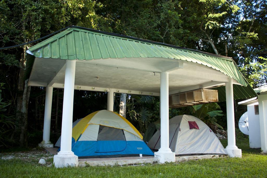 Hotel Jaguar Inn Tikal Extérieur photo