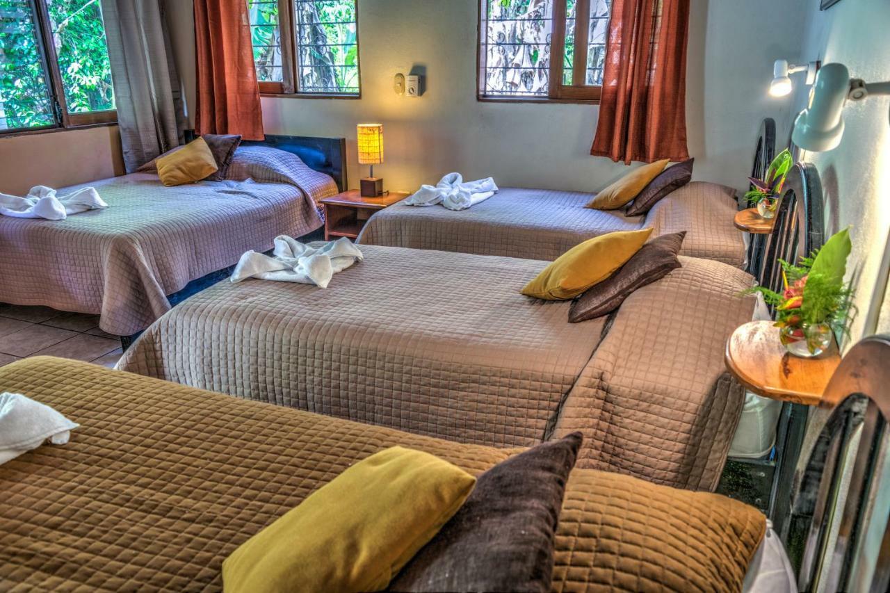 Hotel Jaguar Inn Tikal Extérieur photo